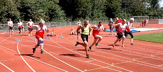 Thomas Knaup und Rainer Wernecke vom STV Hünxe beim 100m-Lauf